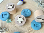 sellos animales marinos con plastilina sensorial color azul